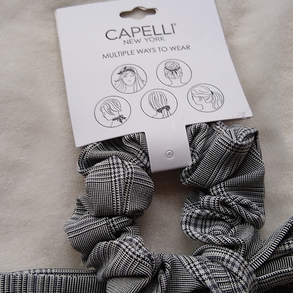 Capelli Hair Scrunchies NWT - Picture 3 of 3